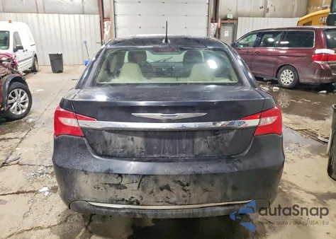 2011 Chrysler 200 Lx z USA, uszkodzony, nr VIN 1C3BC4FB8BN553750